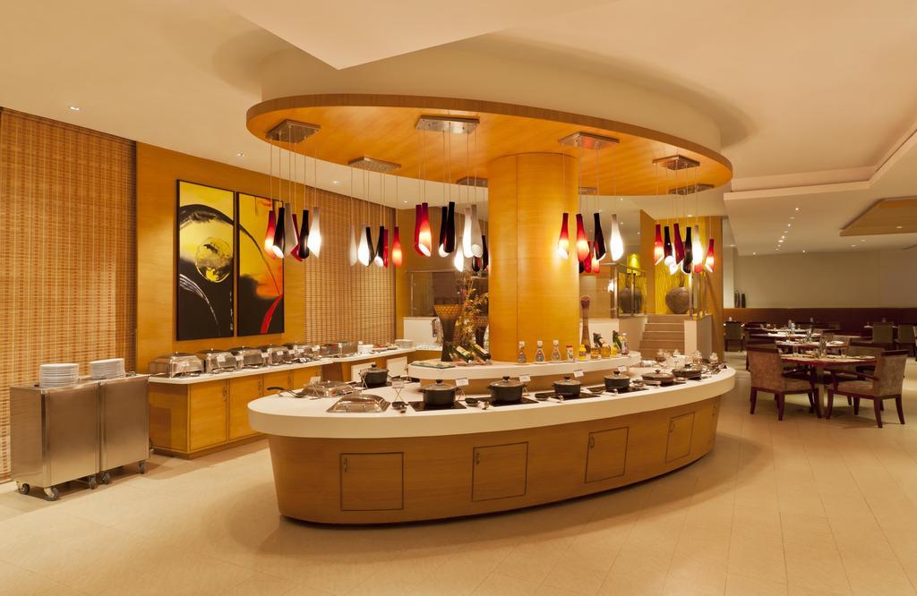 果库拉姆公园酒店-哥印拜陀 餐厅 照片